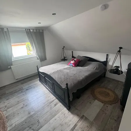 Casa Di Monaco بيت للعطل Glees