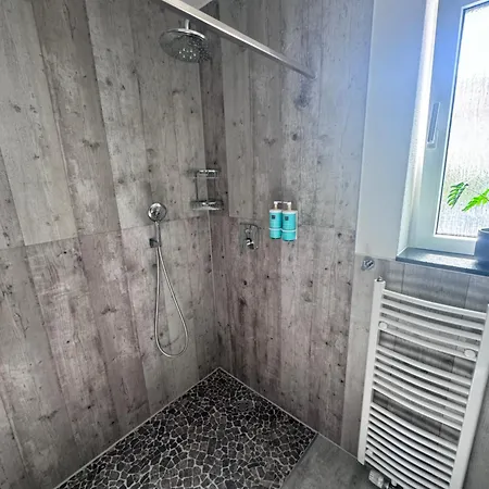 Casa Di Monaco بيت للعطل Glees